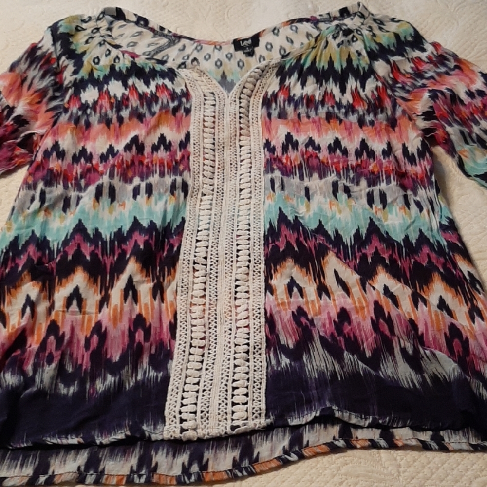 Top - Picture 2 of 2